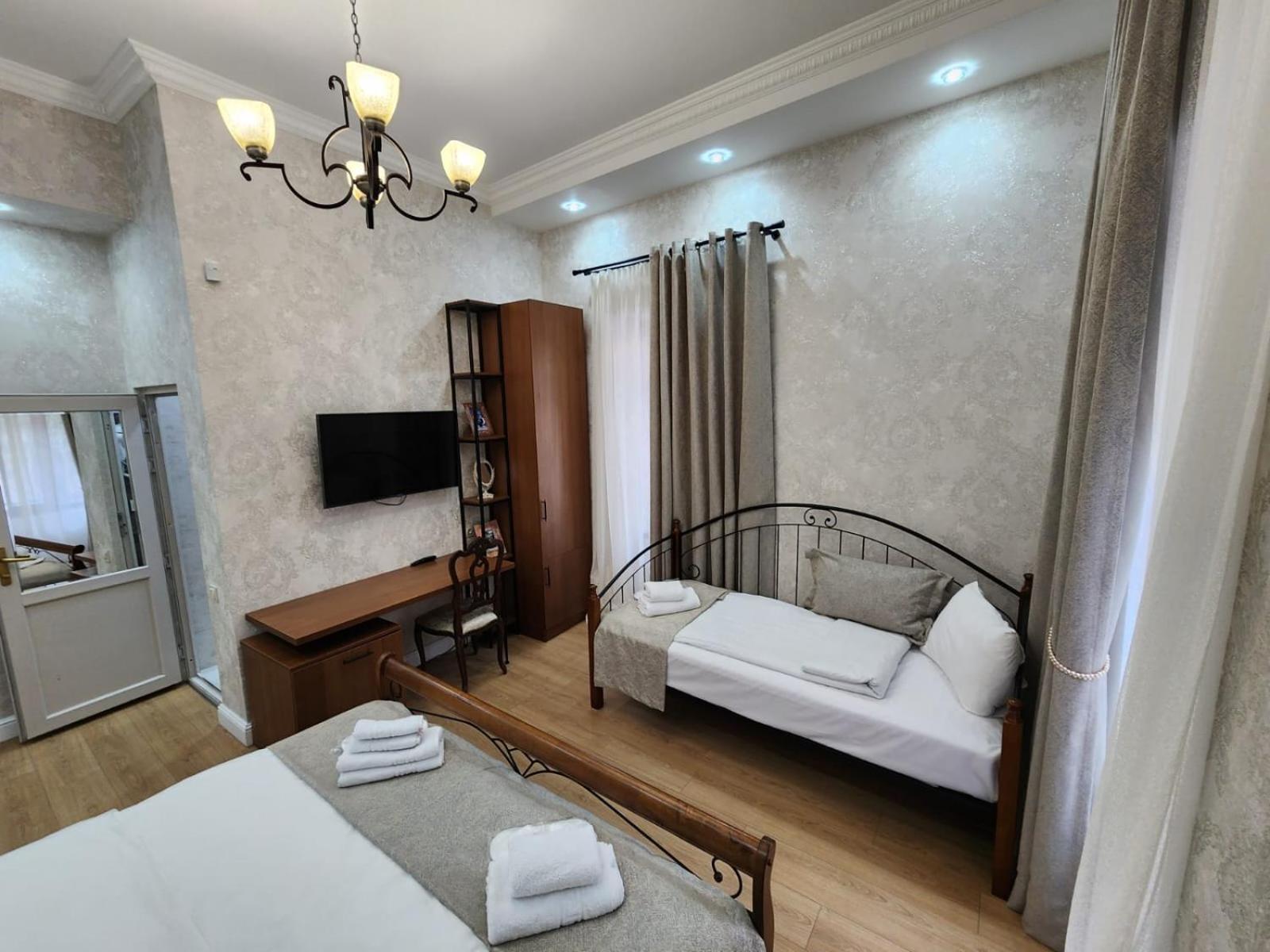 Marita Hotel Tbilisi Ngoại thất bức ảnh